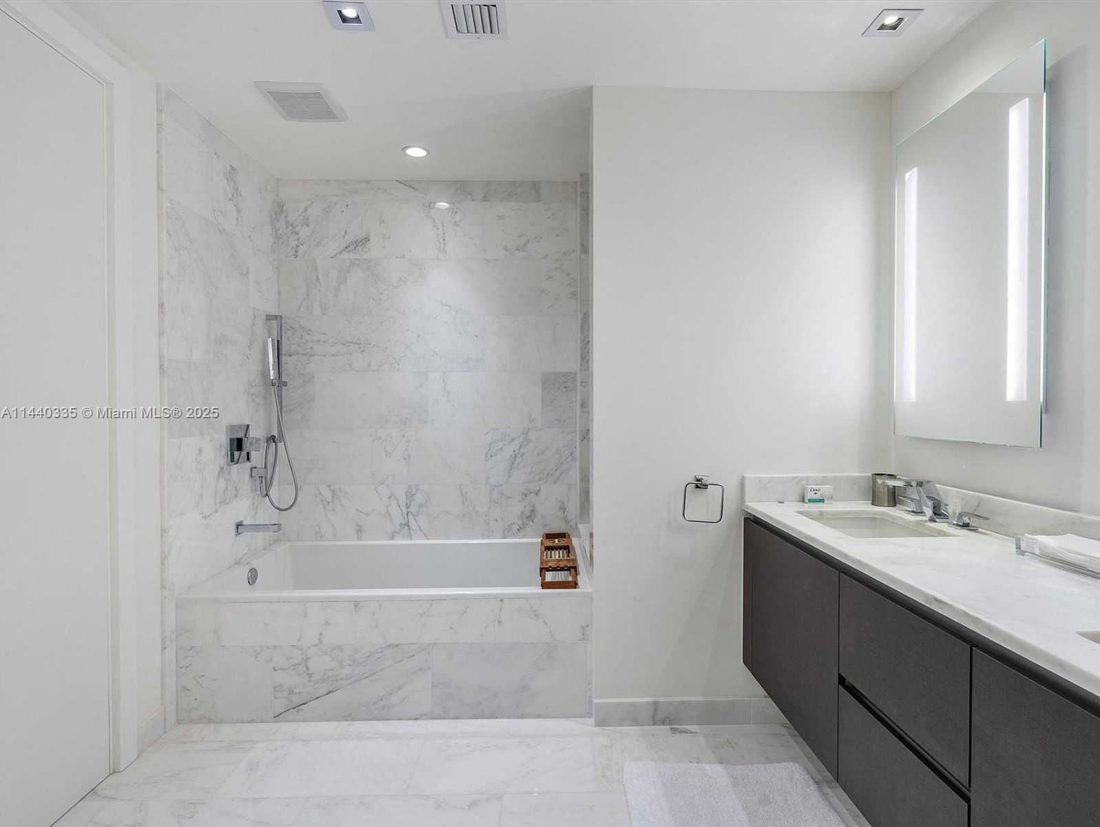 Small Image of 1451 BRICKELL AVE #2901, Miami Number 34