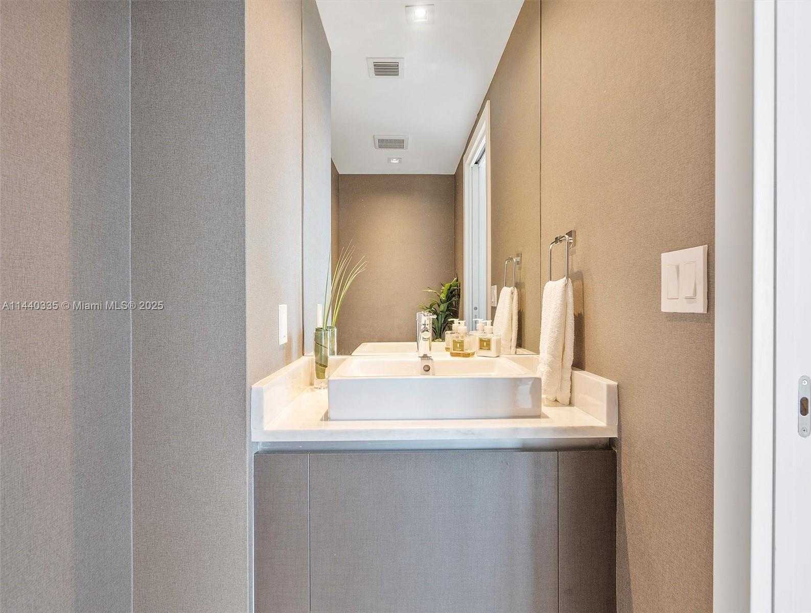Small Image of 1451 BRICKELL AVE #2901, Miami Number 44