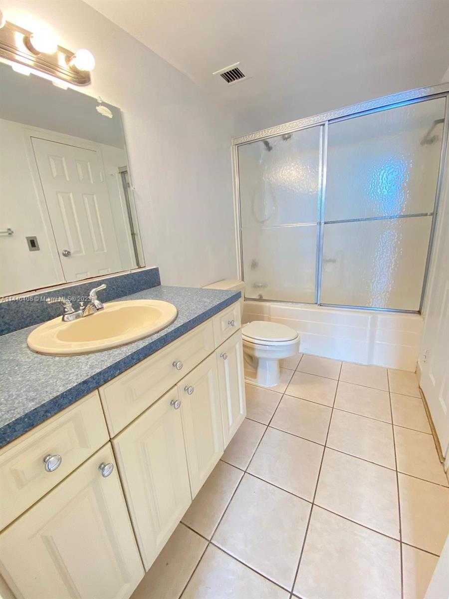 Small Image of 13499 BISCAYNE BLVD #1408, North Miami Number 12
