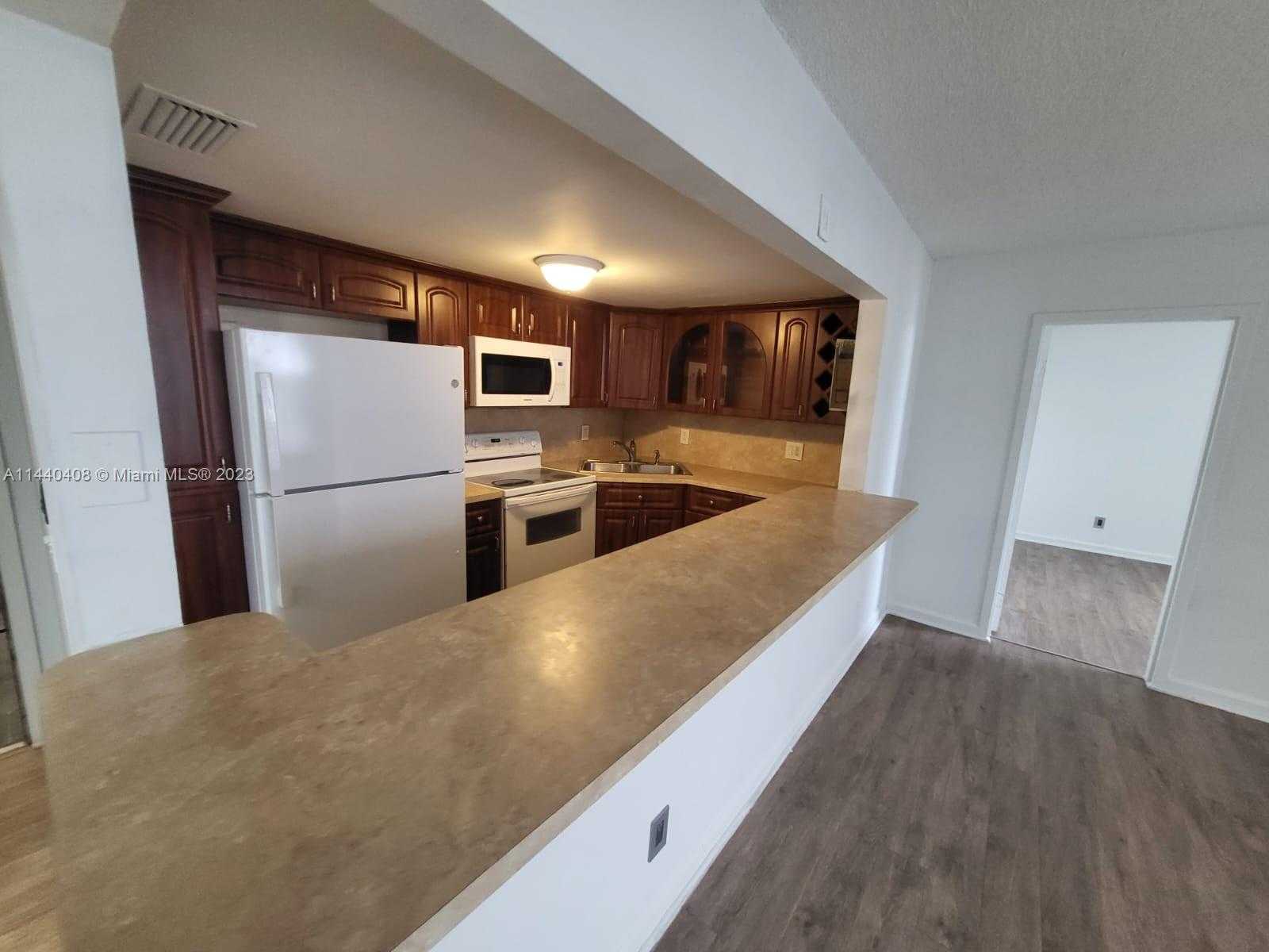 Small Image of 13499 BISCAYNE BLVD #1408, North Miami Number 5