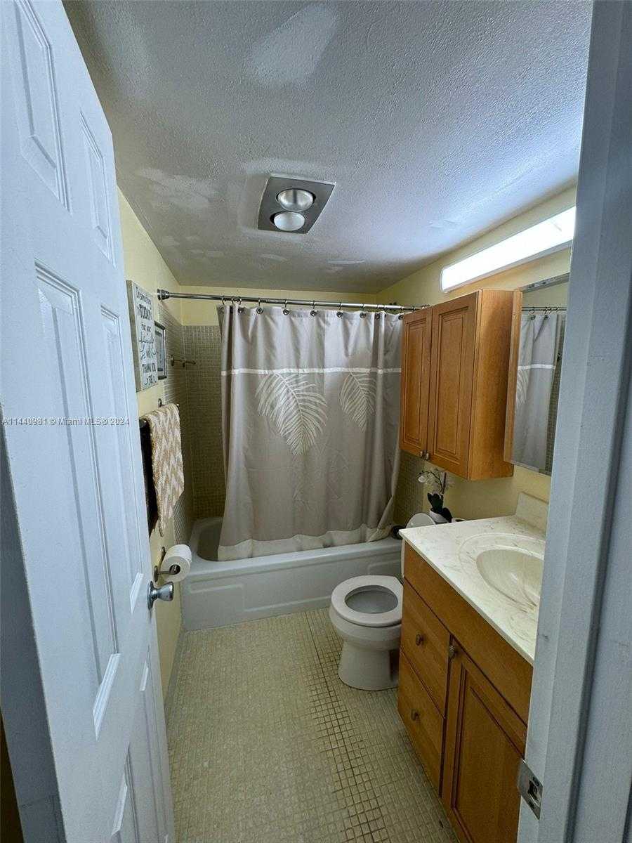 Small Image of 221 KENT M #221, West Palm Beach Number 15