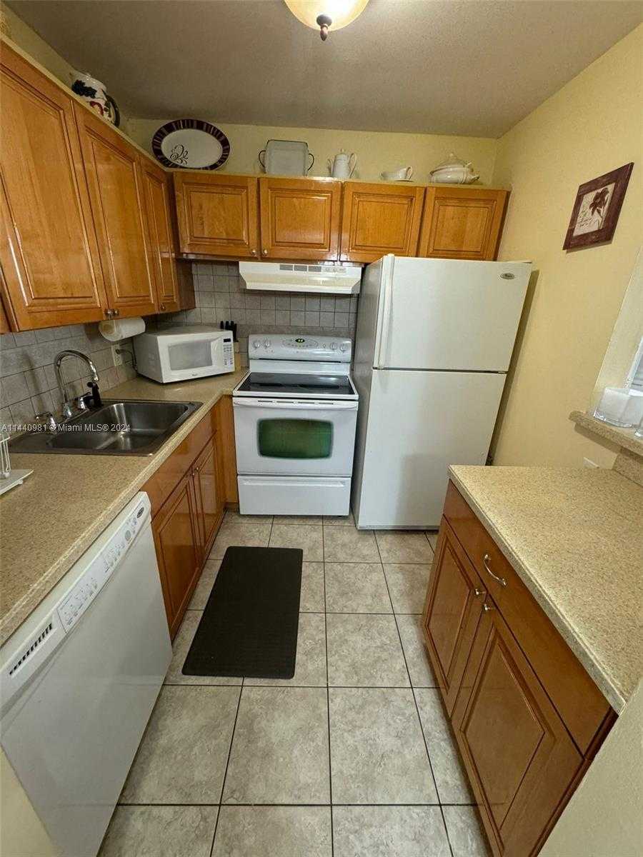 Small Image of 221 KENT M #221, West Palm Beach Number 20