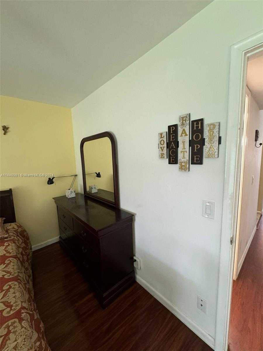 Small Image of 221 KENT M #221, West Palm Beach Number 7
