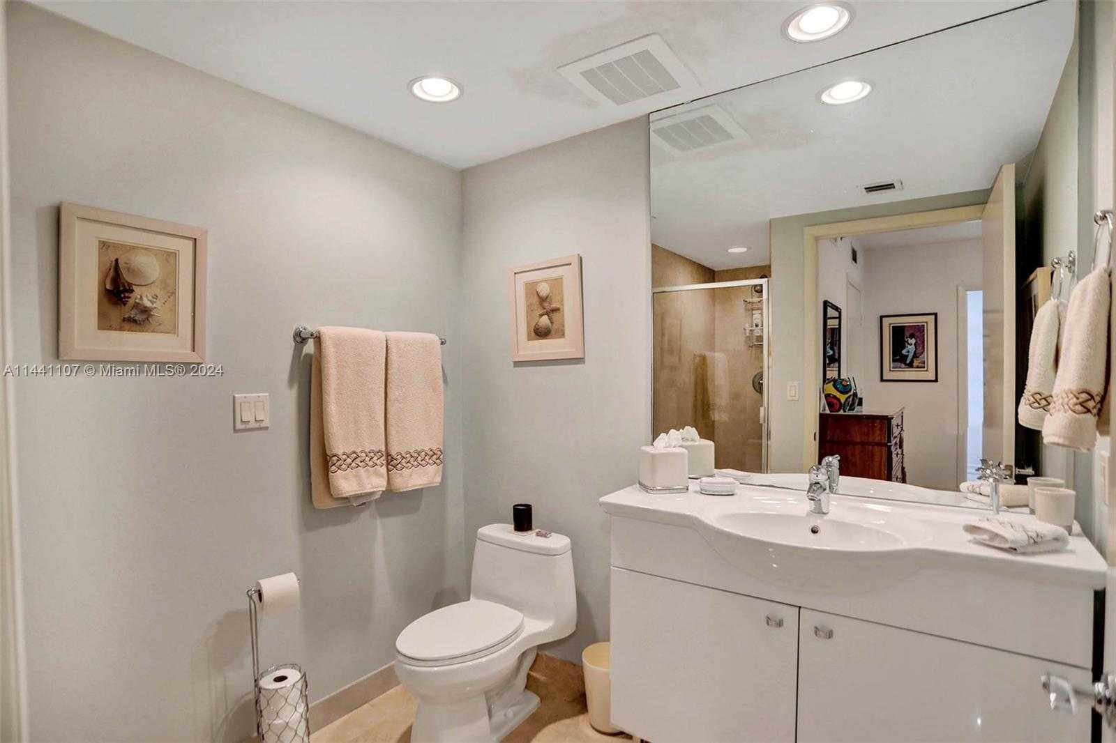 Small Image of 1850 SOUTH OCEAN DR #3301, Hallandale Beach Number 22