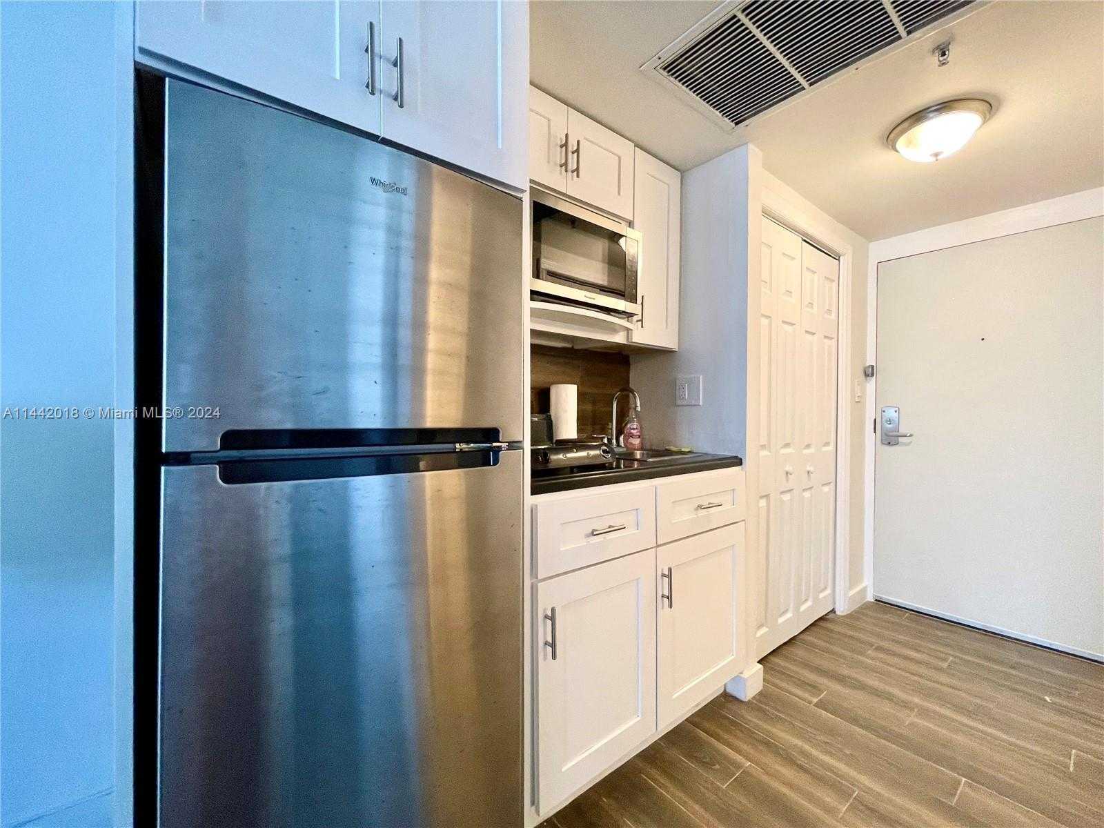 Small Image of 19201 #504, Sunny Isles Beach Number 6