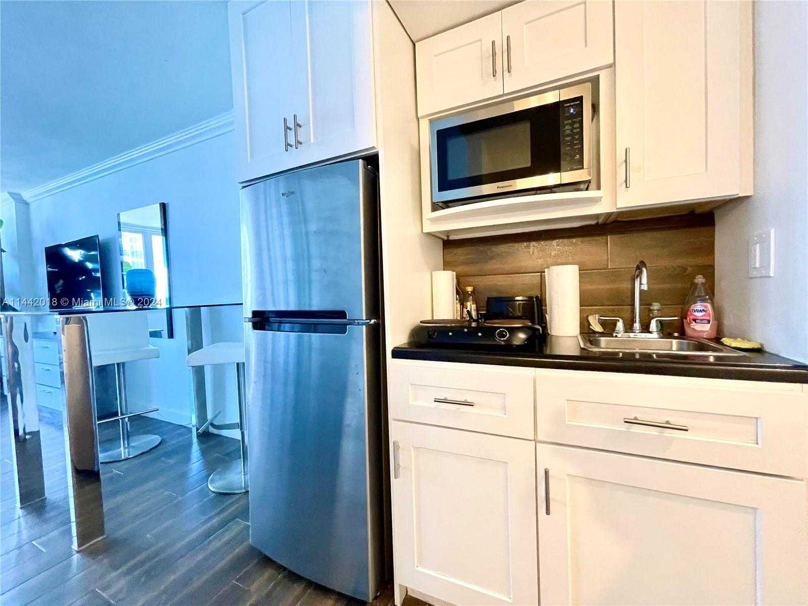 Small Image of 19201 #504, Sunny Isles Beach Number 7