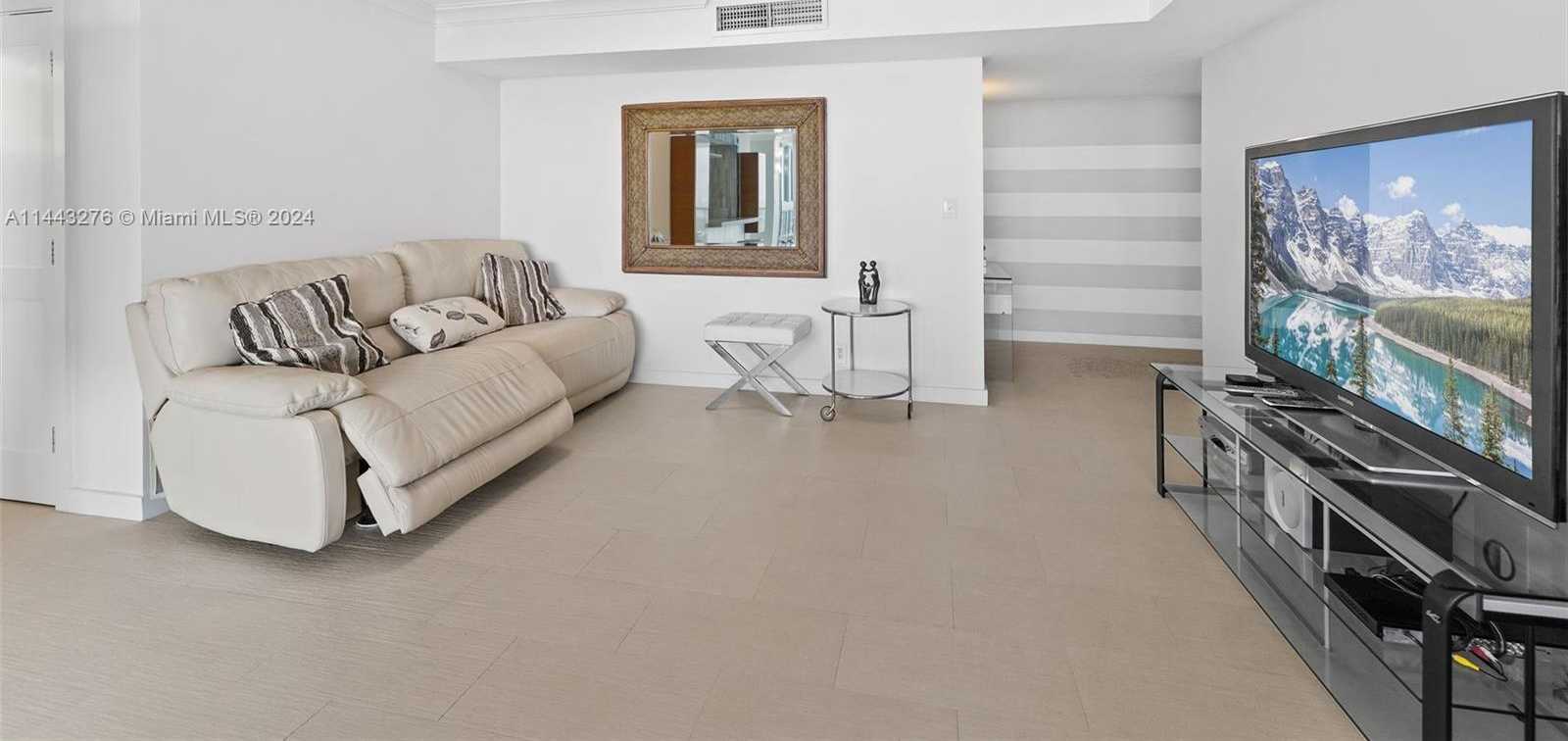 Small Image of 2655 COLLINS AVE #2301, Miami Beach Number 17