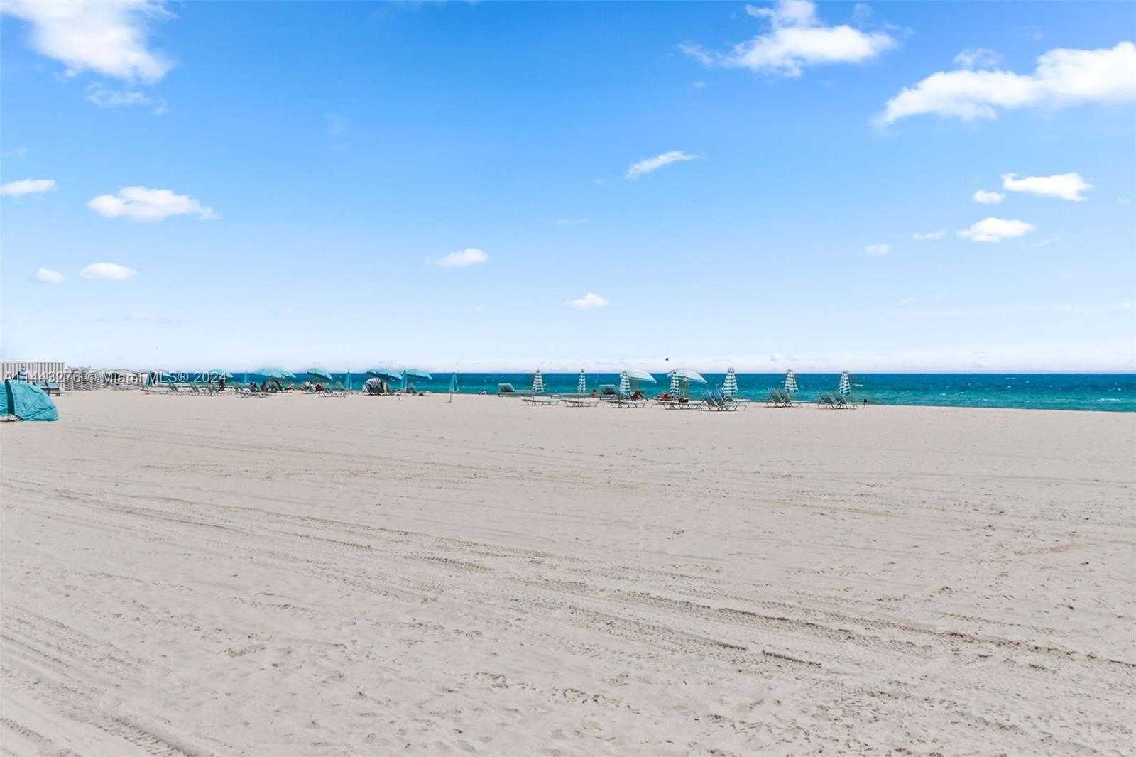 Small Image of 2655 COLLINS AVE #2301, Miami Beach Number 2