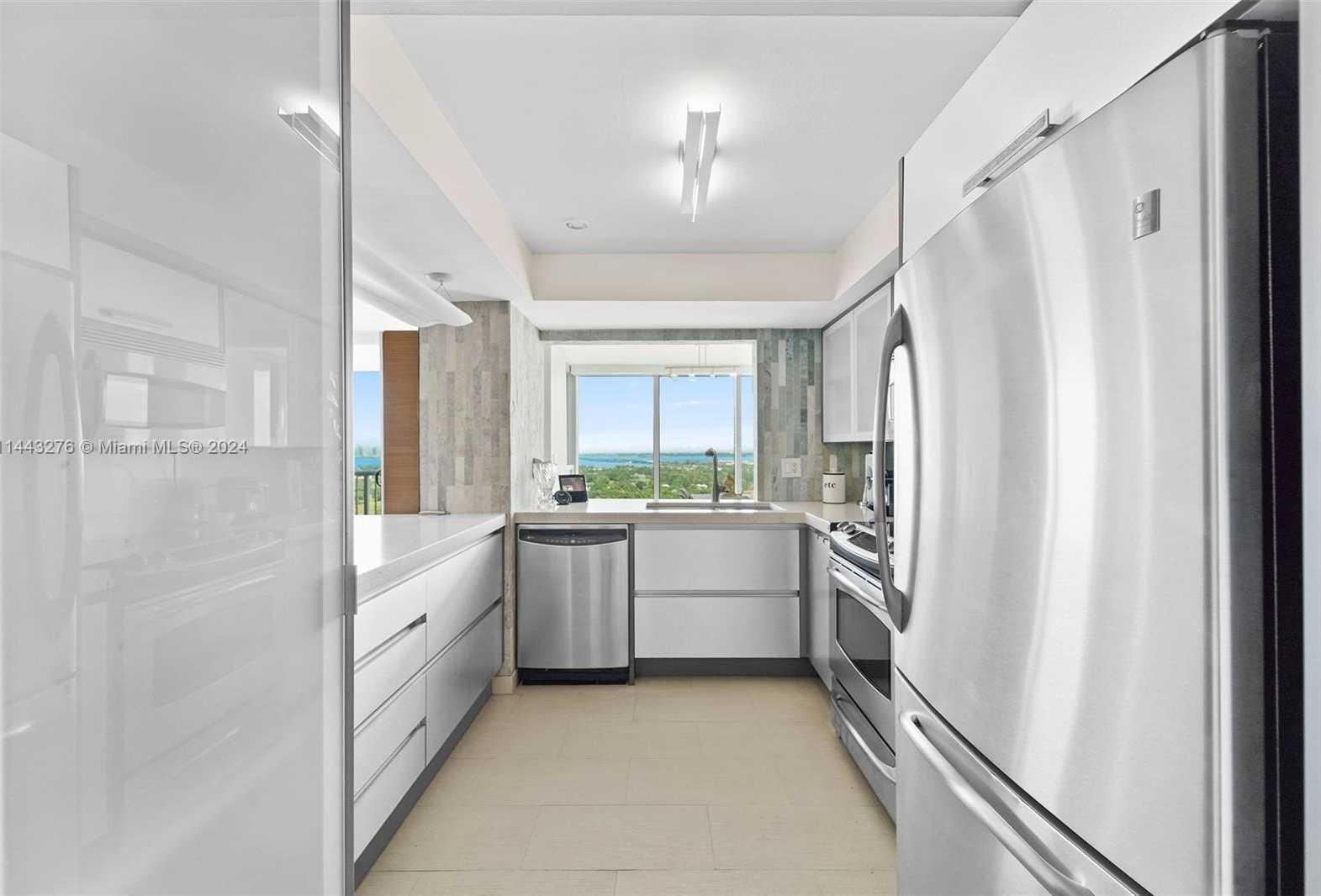Small Image of 2655 COLLINS AVE #2301, Miami Beach Number 21