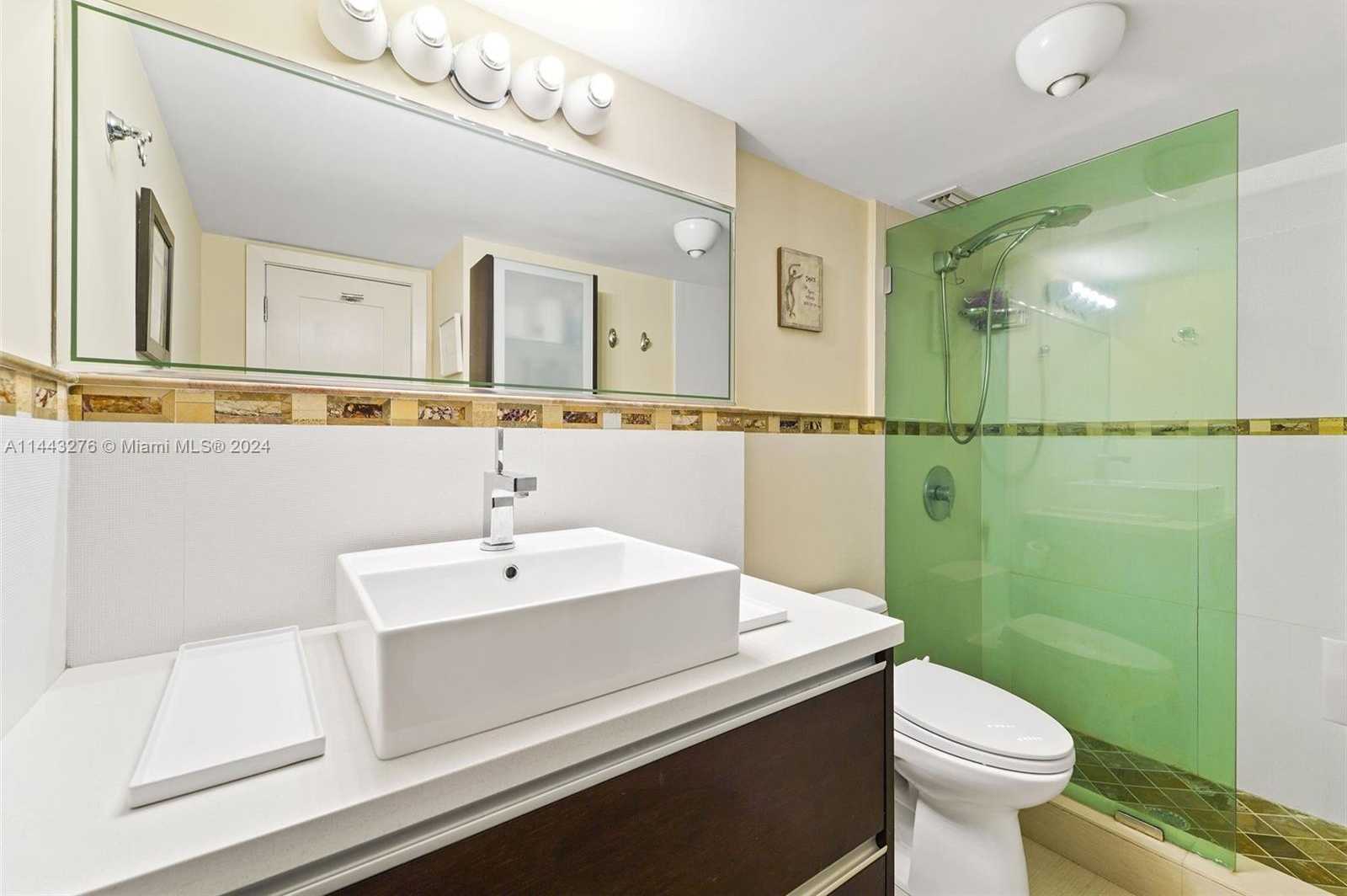 Small Image of 2655 COLLINS AVE #2301, Miami Beach Number 24