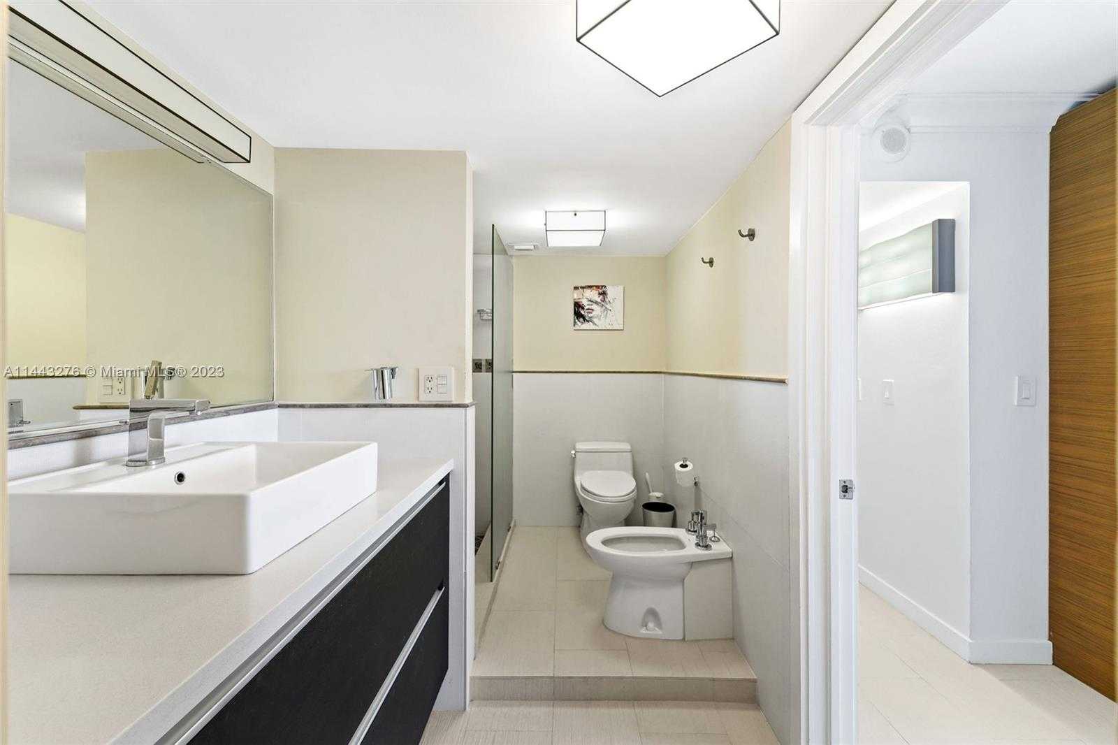 Small Image of 2655 COLLINS AVE #2301, Miami Beach Number 27
