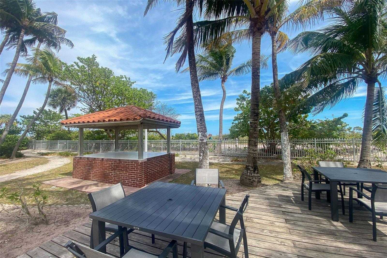 Small Image of 2655 COLLINS AVE #2301, Miami Beach Number 36