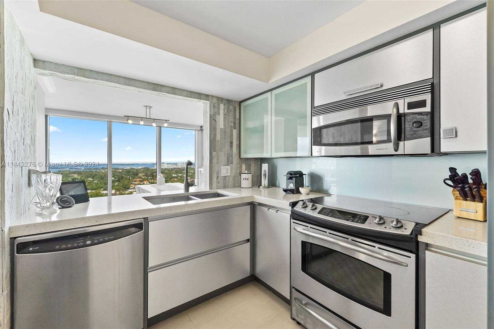 Small Image of 2655 COLLINS AVE #2301, Miami Beach Number 8