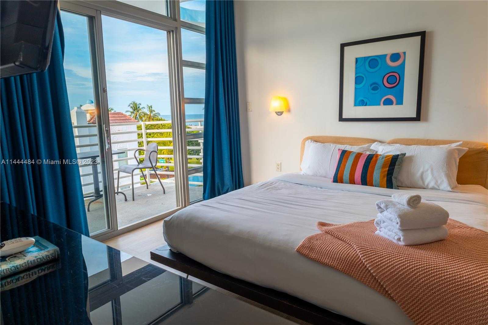 Small Image of 1052 OCEAN DR #C503, Miami Beach Number 19