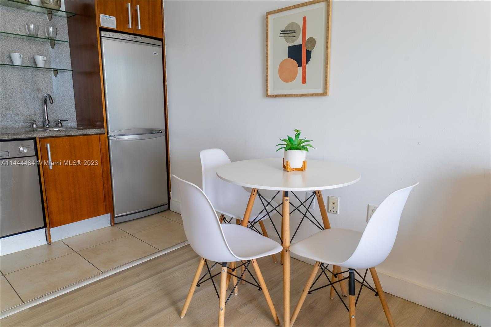 Small Image of 1052 OCEAN DR #C503, Miami Beach Number 7