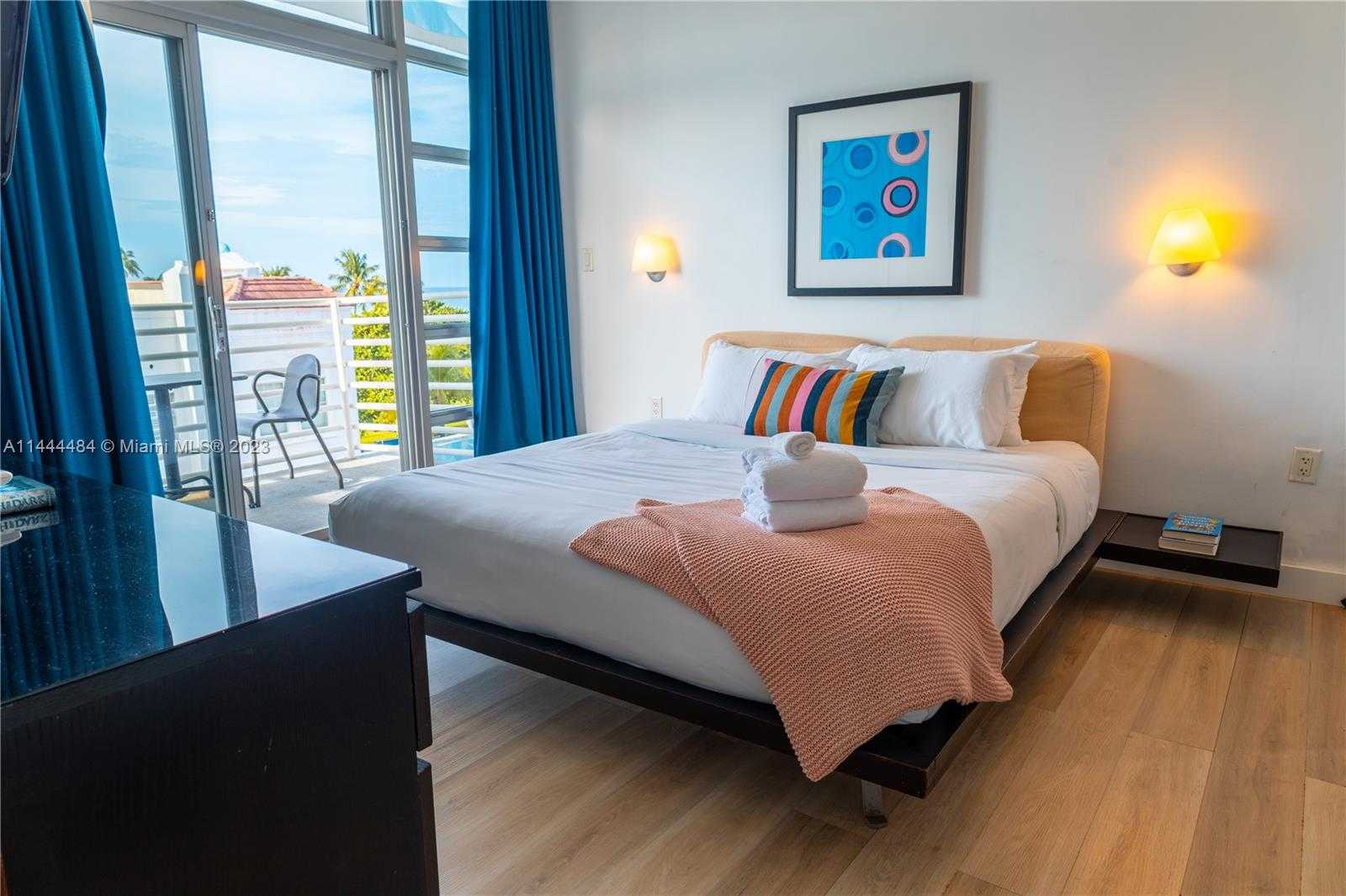 Small Image of 1052 OCEAN DR #C503, Miami Beach Number 8