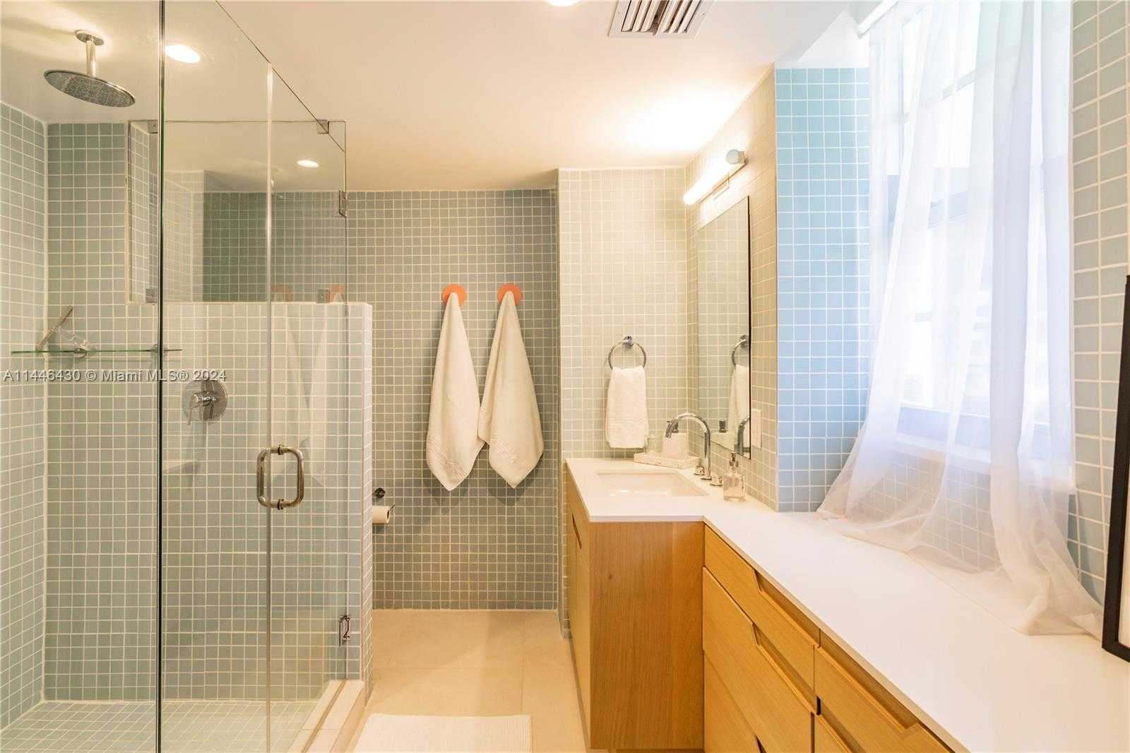 Small Image of 5255 COLLINS AVE #10A, Miami Beach Number 13