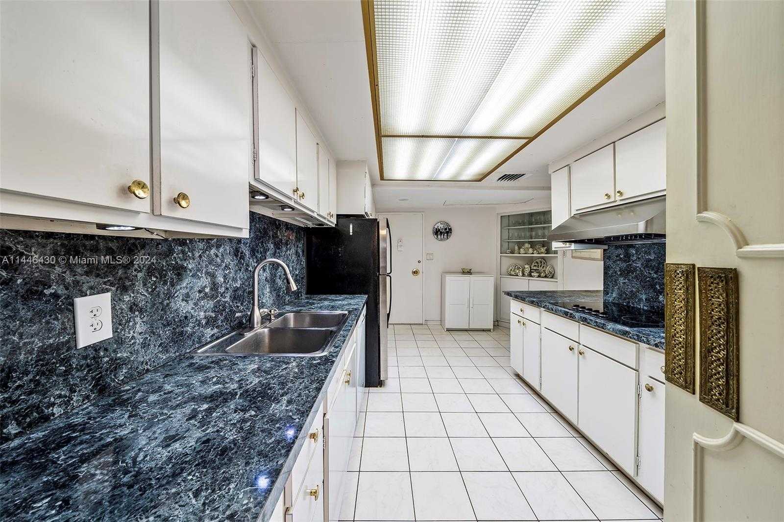 Small Image of 5255 COLLINS AVE #10A, Miami Beach Number 6