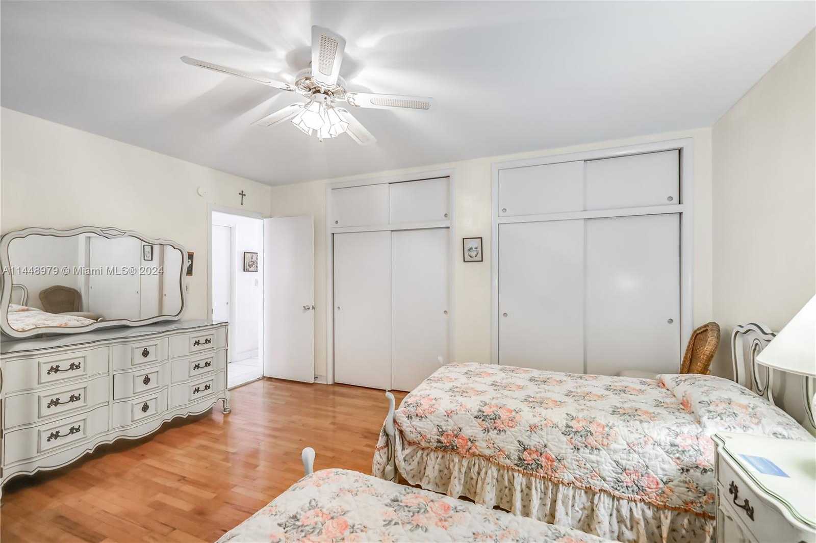 Small Image of 350 COLLINS AVE #307, Miami Beach Number 13