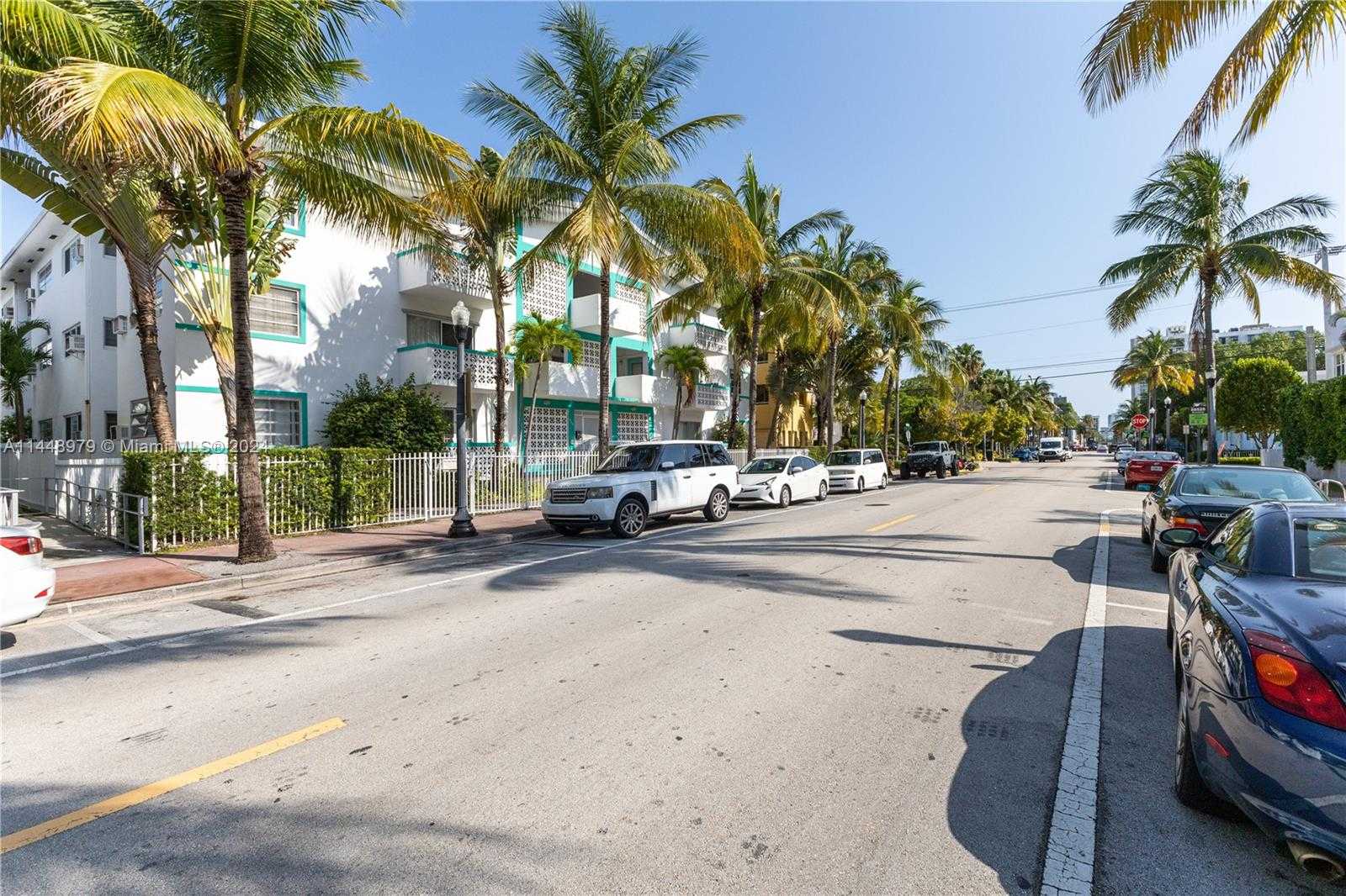 Small Image of 350 COLLINS AVE #307, Miami Beach Number 25