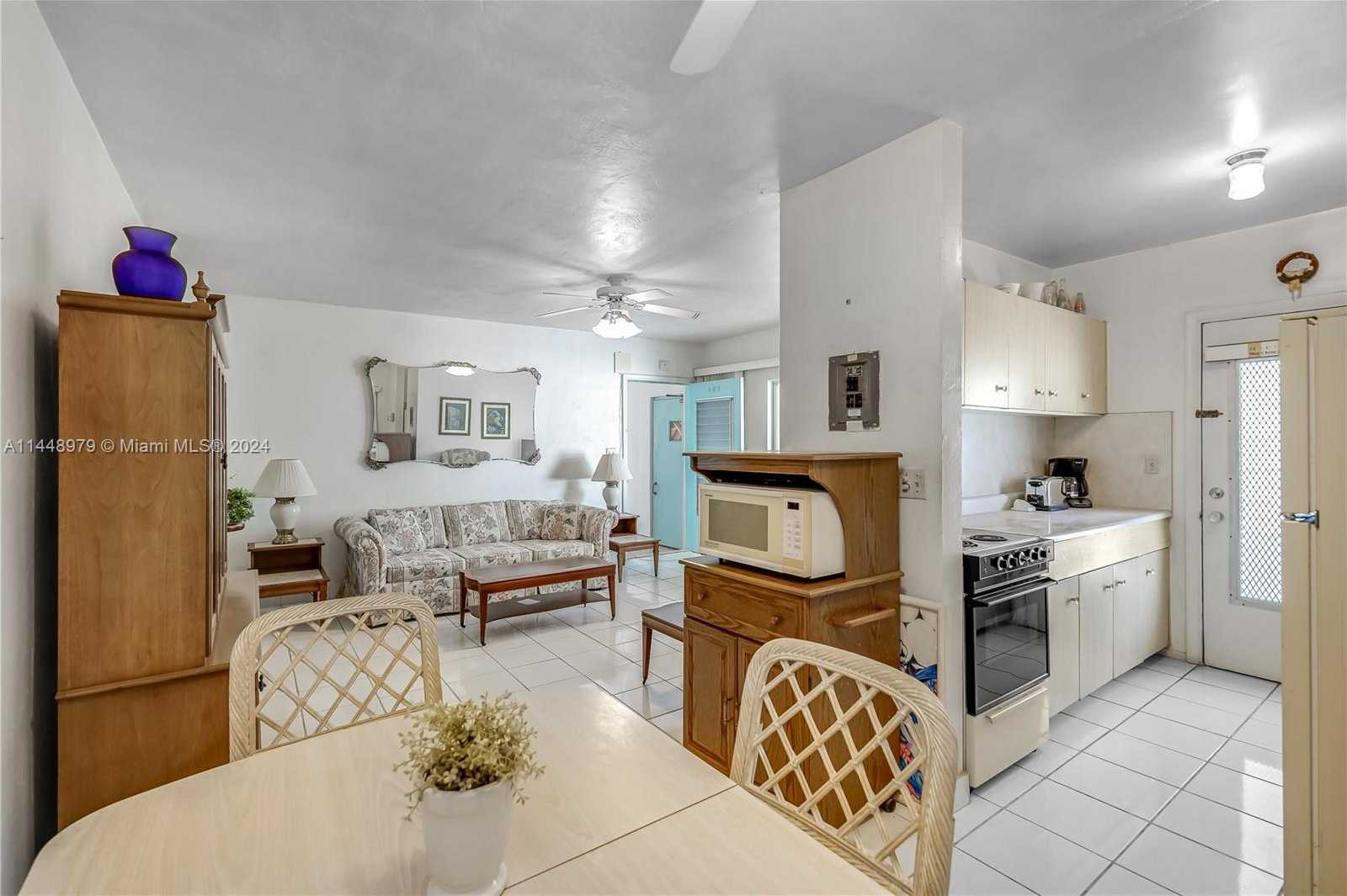 Small Image of 350 COLLINS AVE #307, Miami Beach Number 5