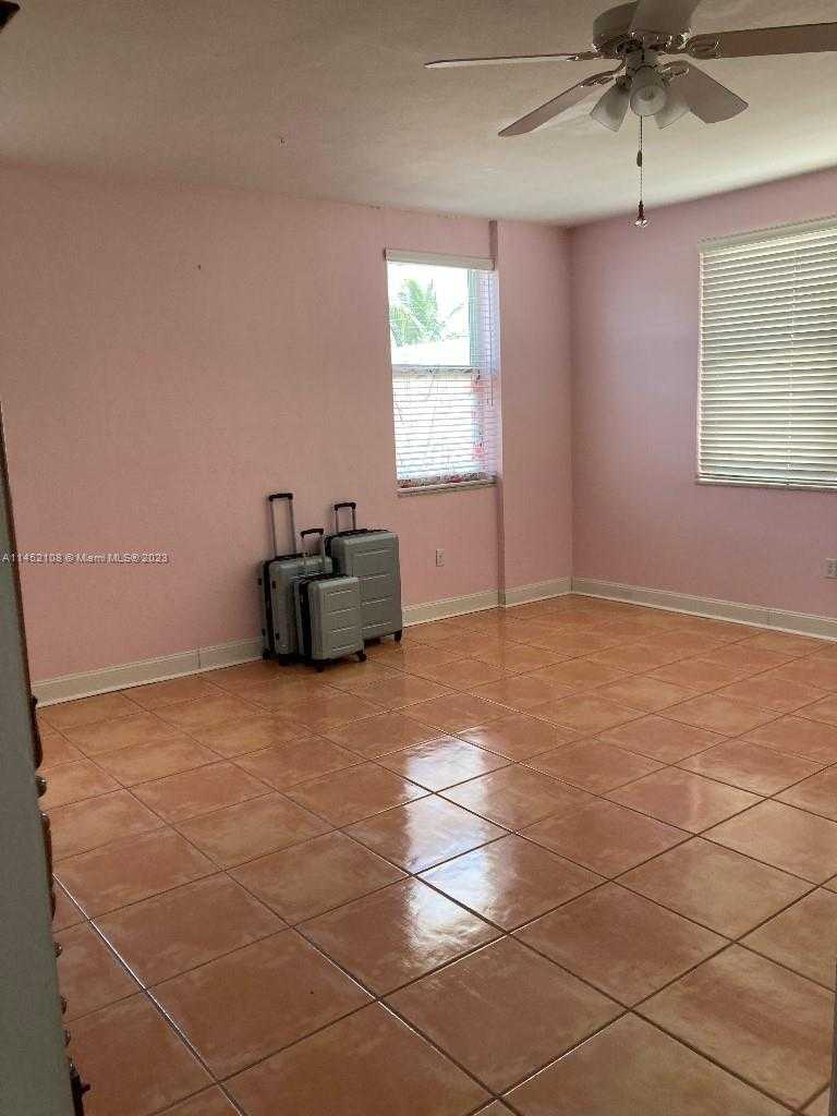Small Image of 5001 COLLINS AVE #1-K, Miami Beach Number 10