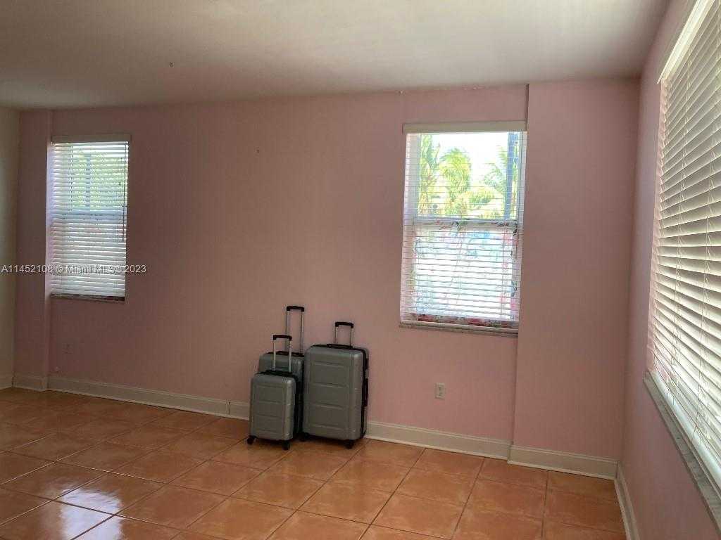 Small Image of 5001 COLLINS AVE #1-K, Miami Beach Number 11