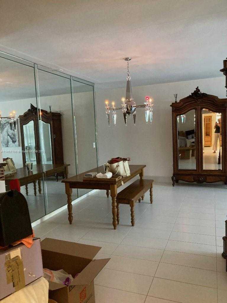 Small Image of 5001 COLLINS AVE #1-K, Miami Beach Number 13