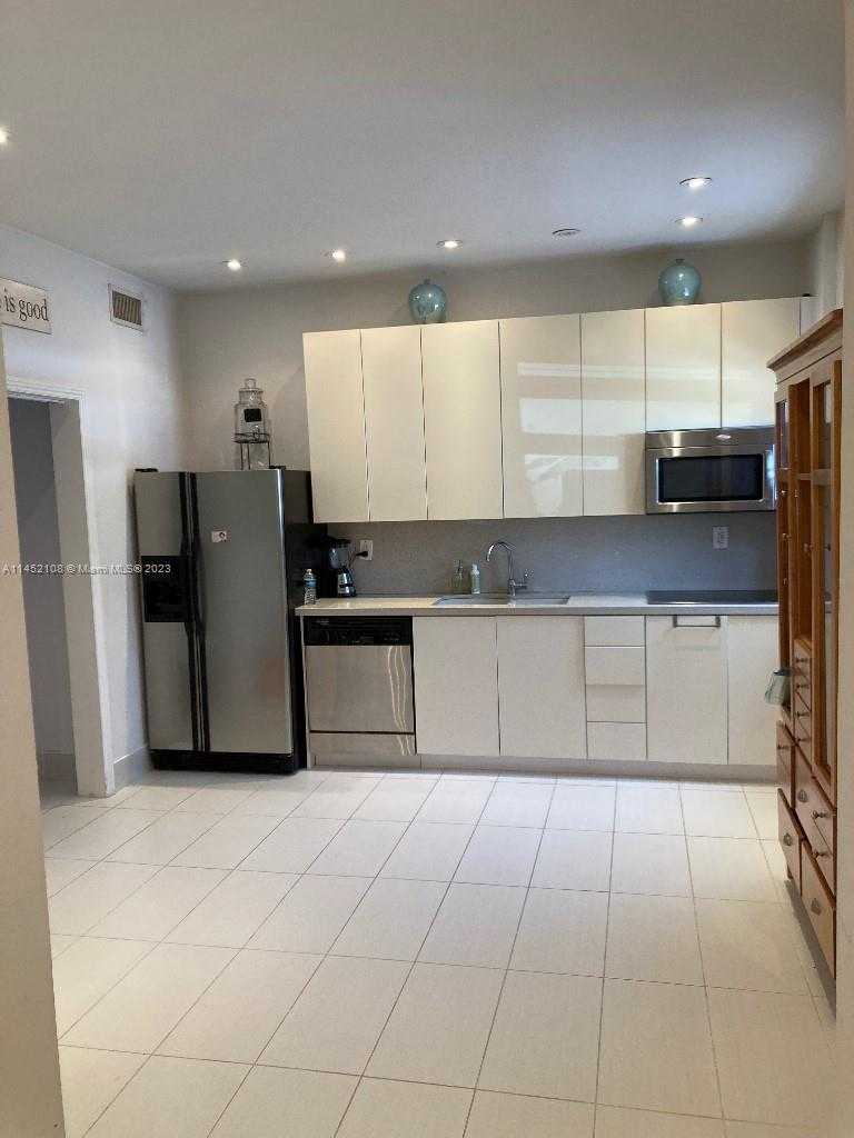 Small Image of 5001 COLLINS AVE #1-K, Miami Beach Number 8