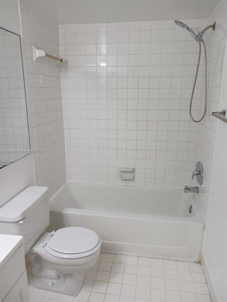 Small Image of 7630 WESTWOOD DR #318, Tamarac Number 12