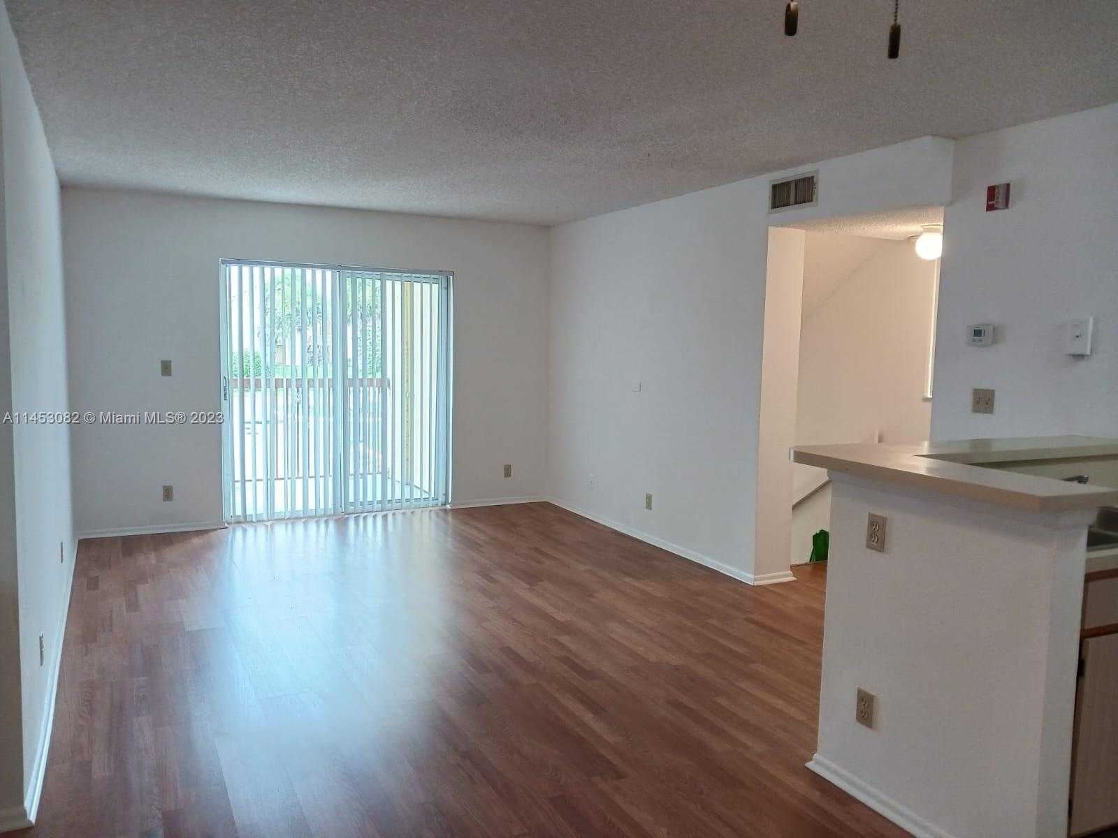 Small Image of 7630 WESTWOOD DR #318, Tamarac Number 18