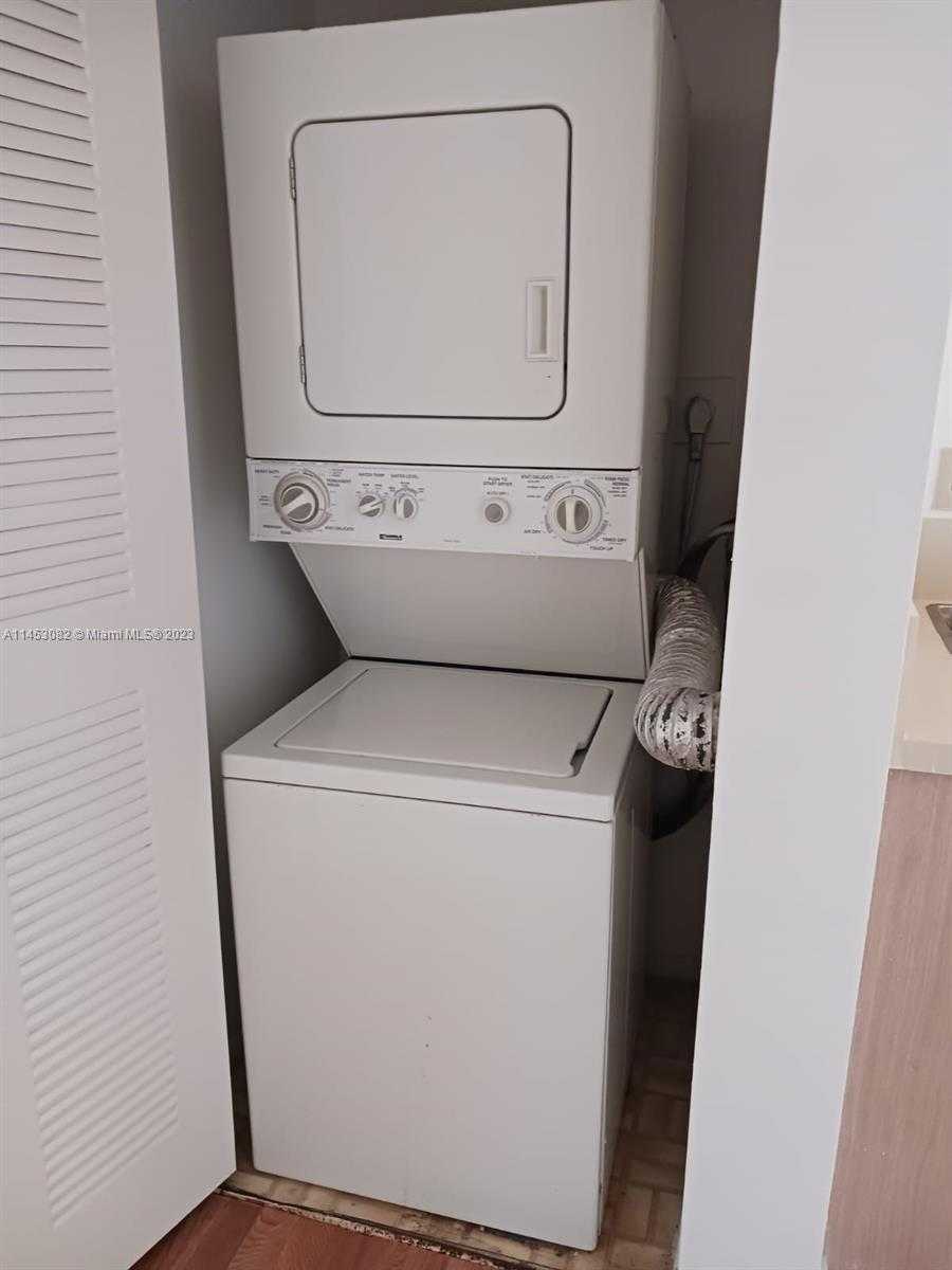 Small Image of 7630 WESTWOOD DR #318, Tamarac Number 20