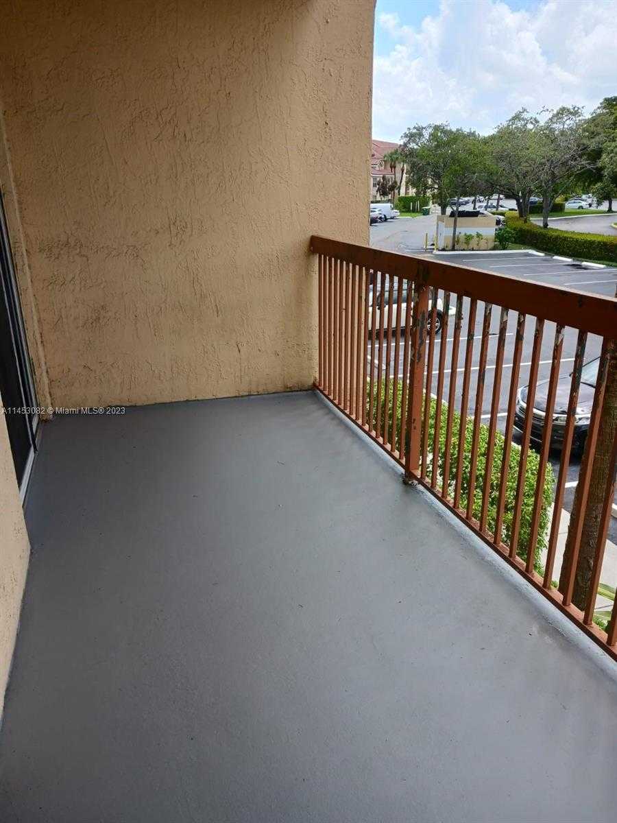 Small Image of 7630 WESTWOOD DR #318, Tamarac Number 21