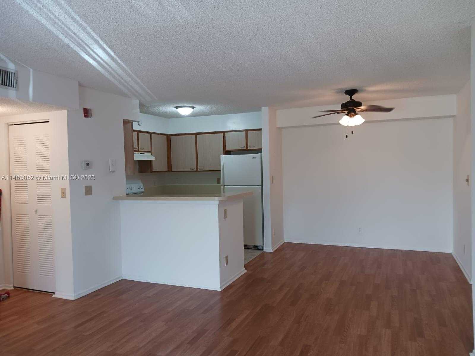 Small Image of 7630 WESTWOOD DR #318, Tamarac Number 6