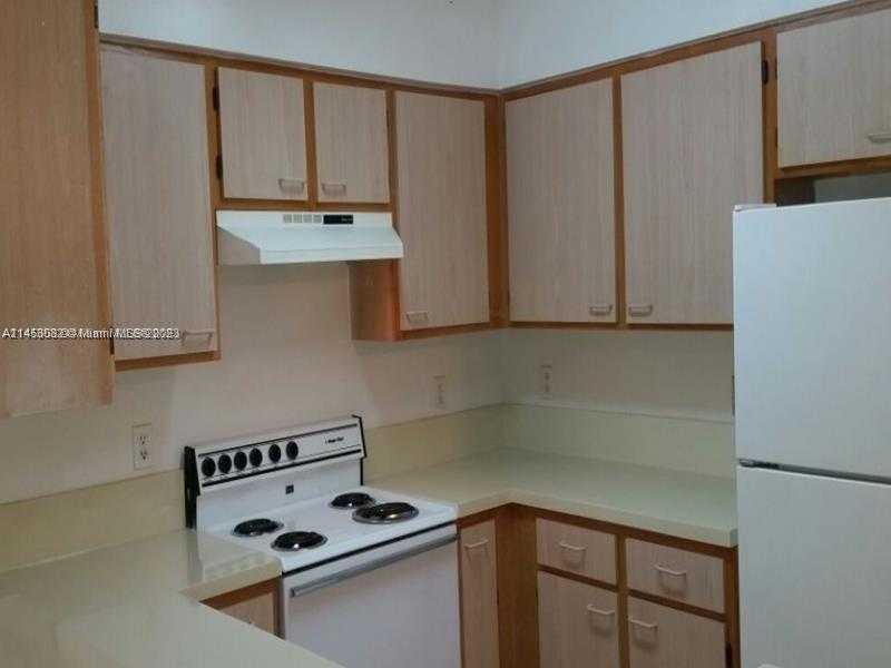 Small Image of 7630 WESTWOOD DR #318, Tamarac Number 7