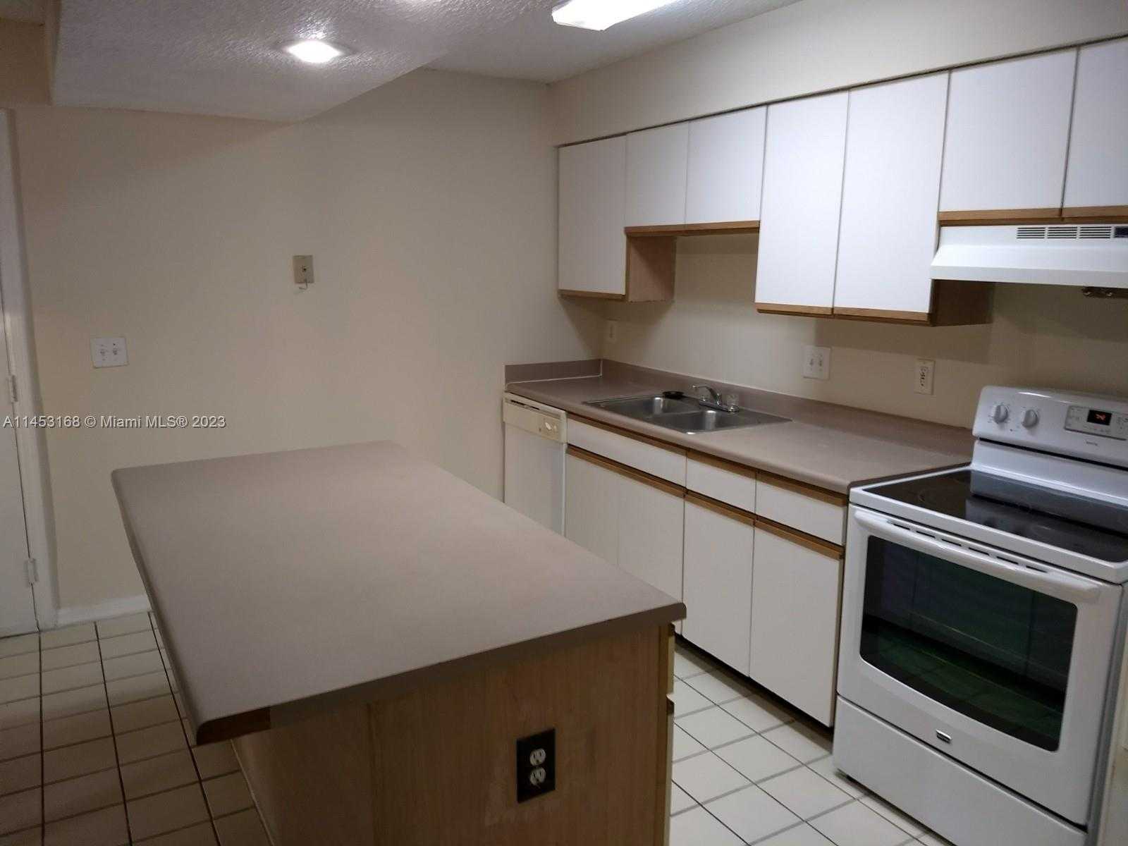 Small Image of 4055 WEST MCNAB RD #H303, Pompano Beach Number 7