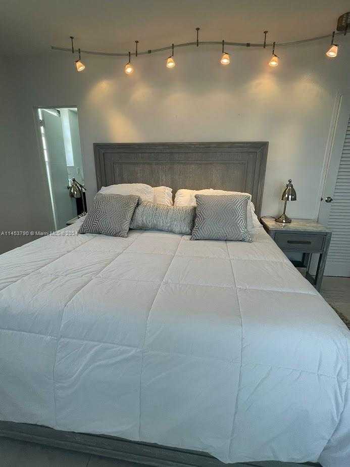 Small Image of 3801 SOUTH OCEAN DR #11F, Hollywood Number 14