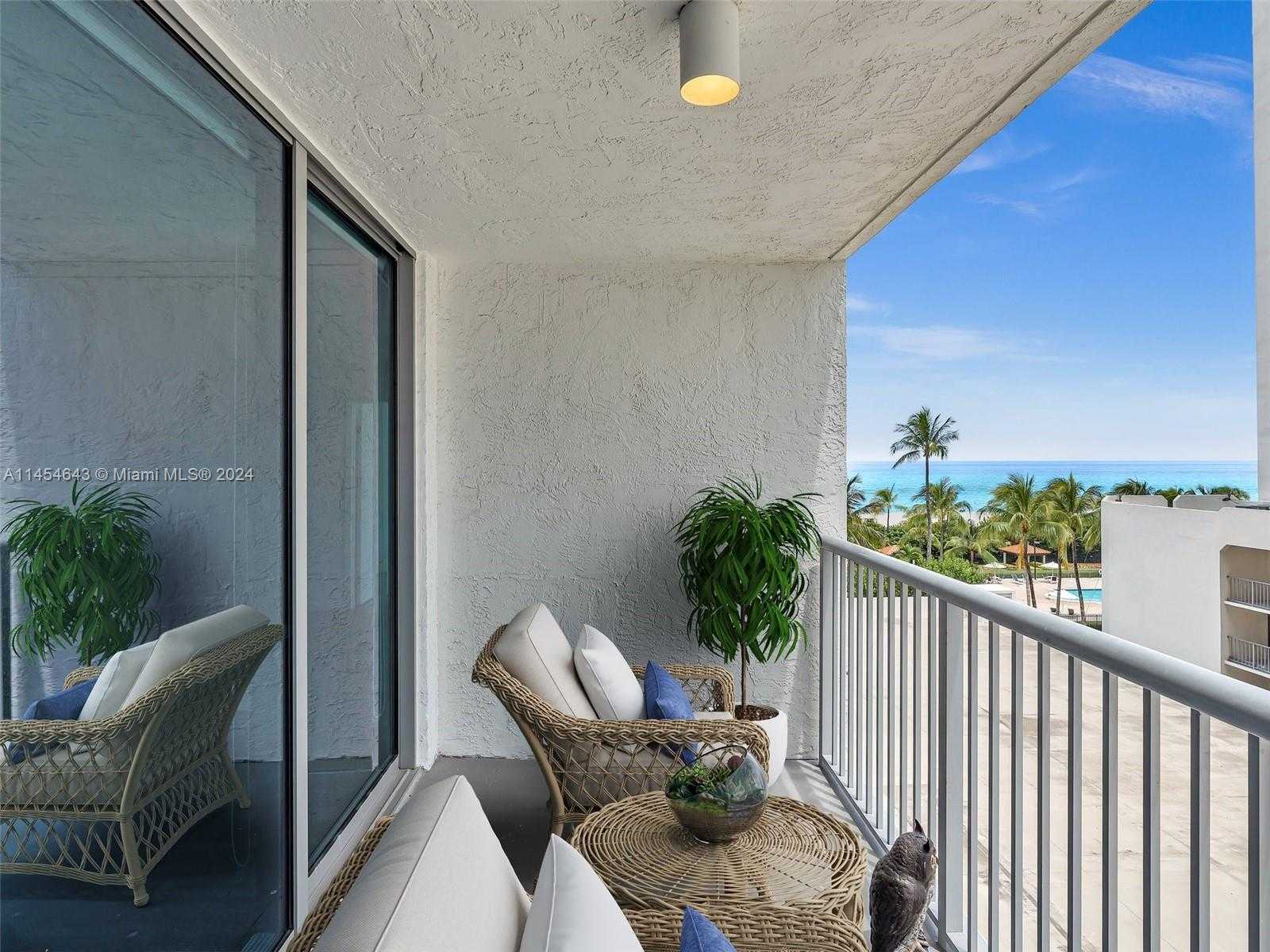 Small Image of 2655 COLLINS AVE #706, Miami Beach Number 12