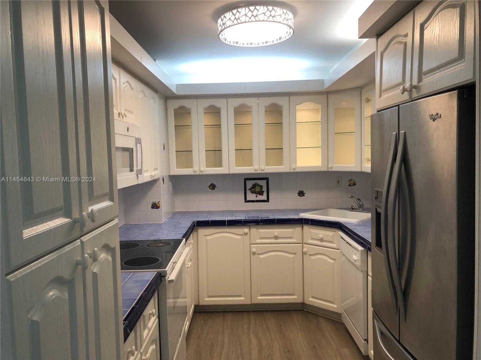 Small Image of 2655 COLLINS AVE #706, Miami Beach Number 14