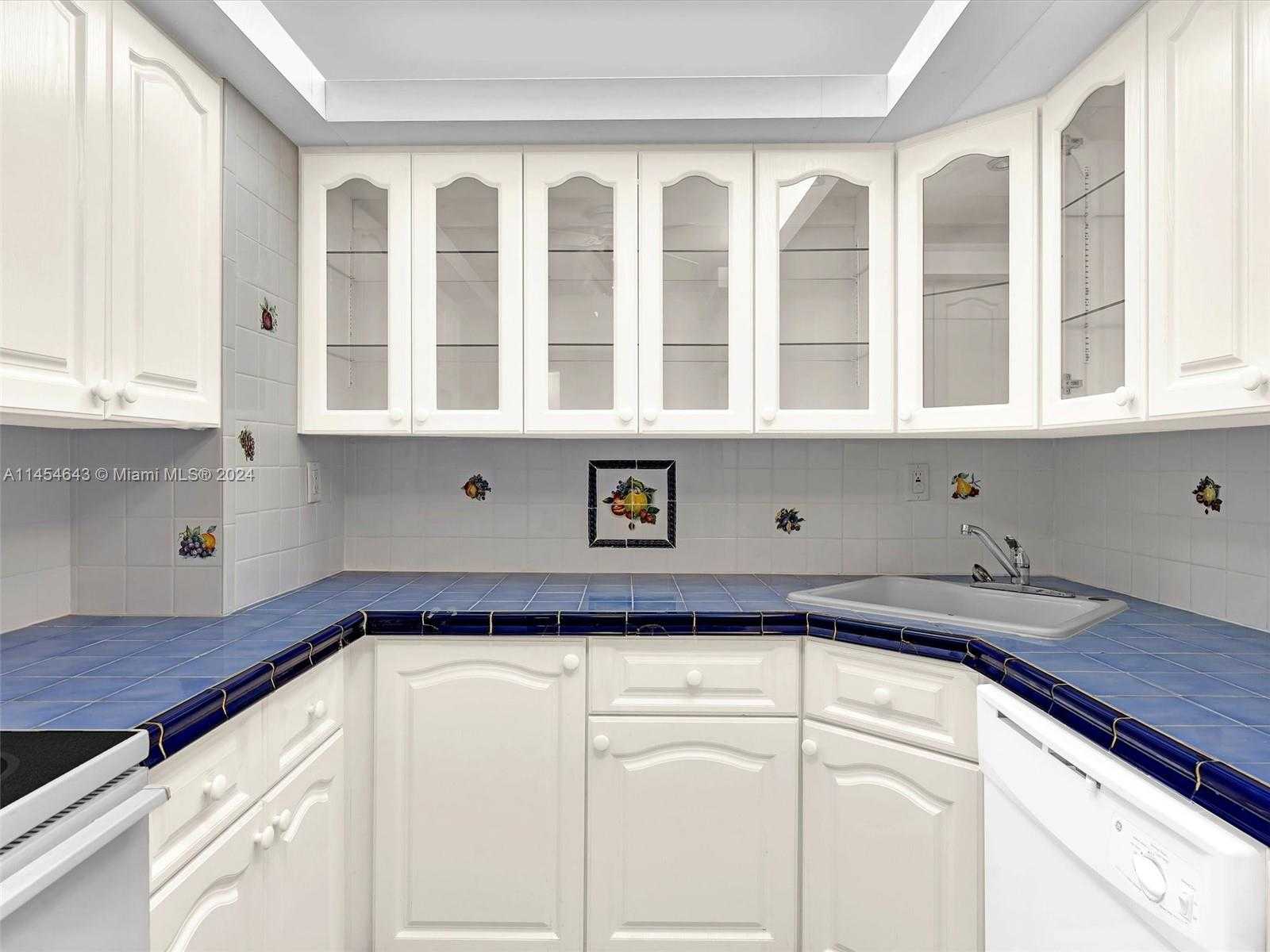 Small Image of 2655 COLLINS AVE #706, Miami Beach Number 15