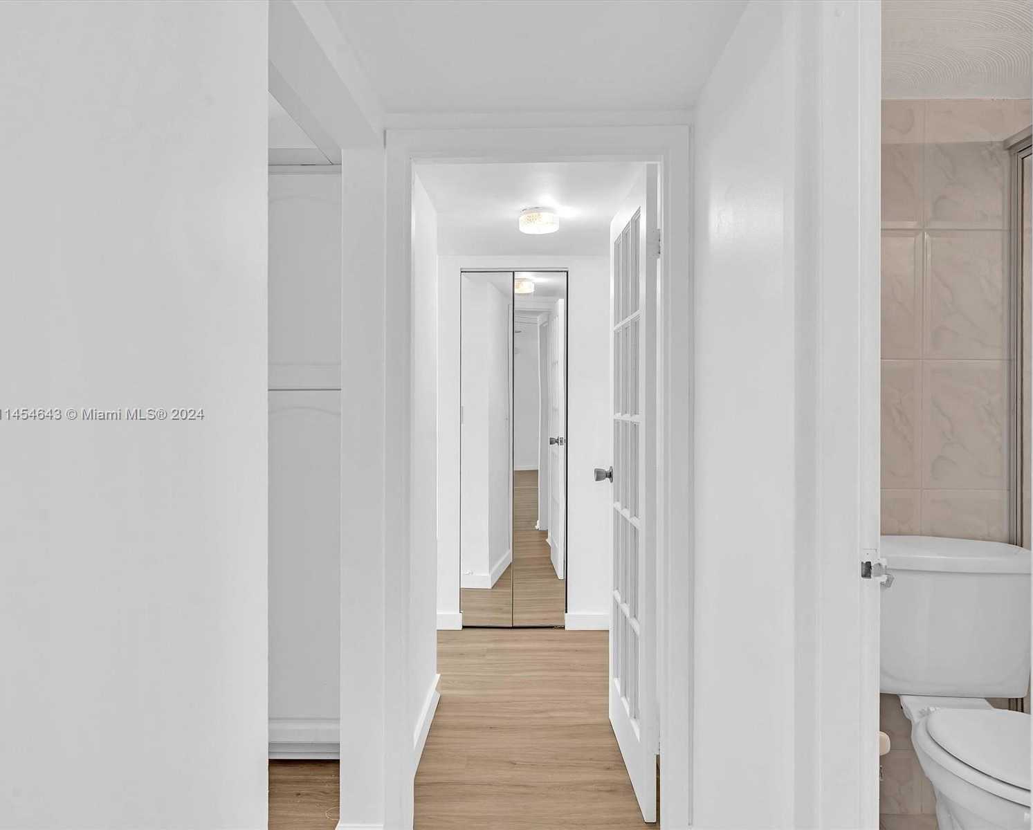 Small Image of 2655 COLLINS AVE #706, Miami Beach Number 16