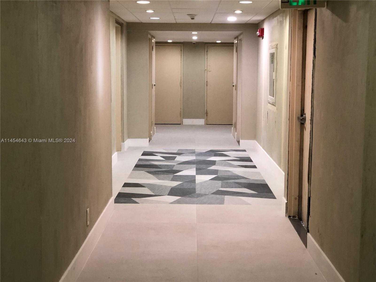 Small Image of 2655 COLLINS AVE #706, Miami Beach Number 23