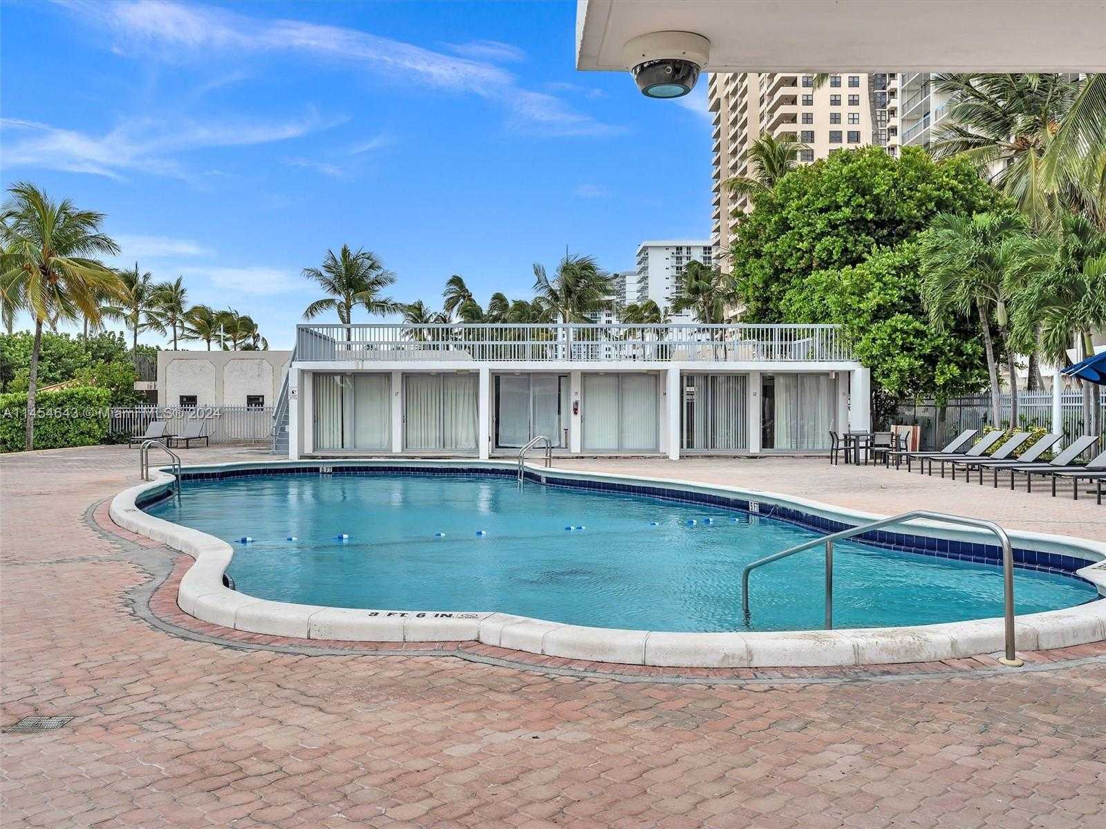 Small Image of 2655 COLLINS AVE #706, Miami Beach Number 27