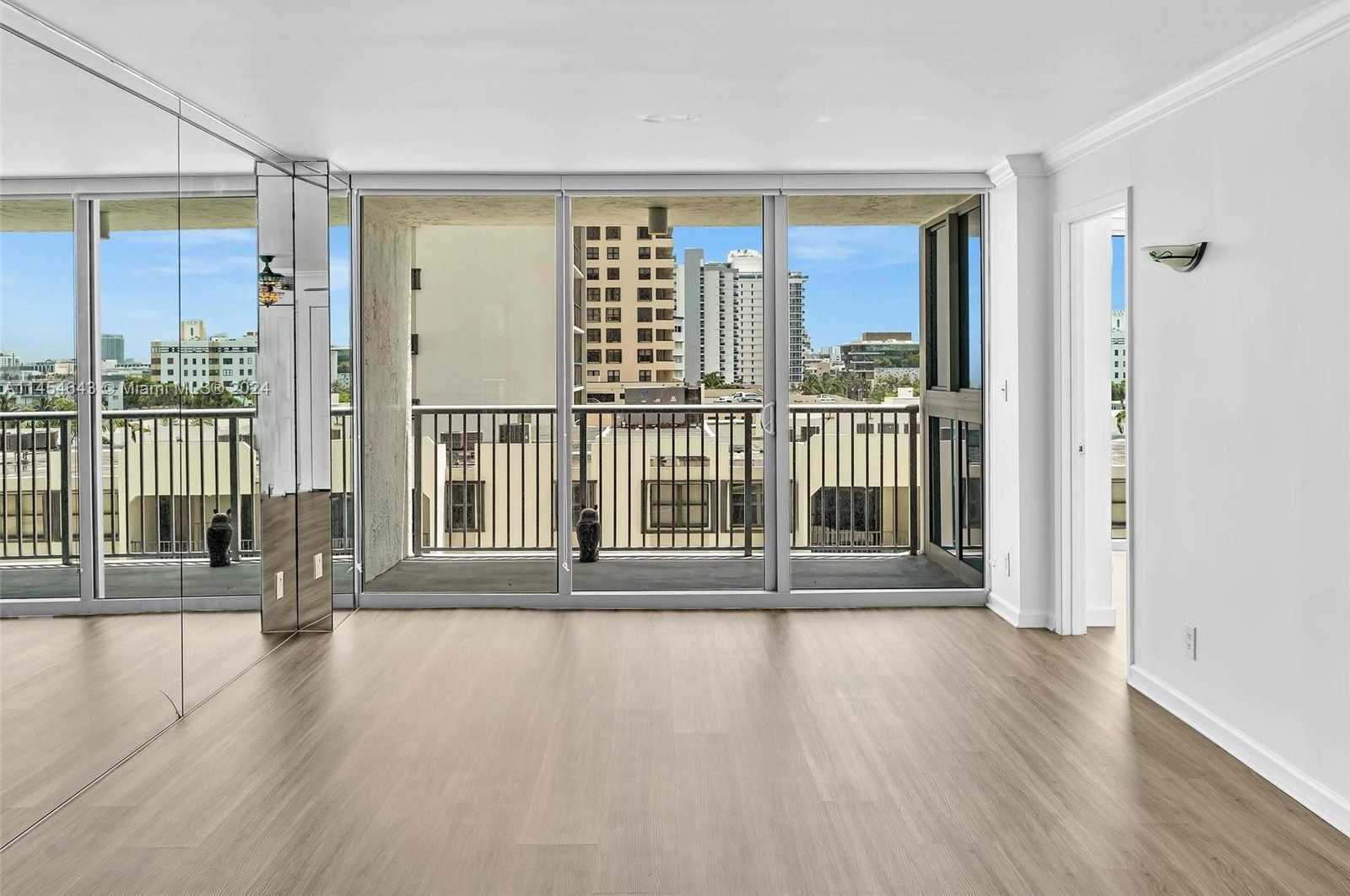 Small Image of 2655 COLLINS AVE #706, Miami Beach Number 4