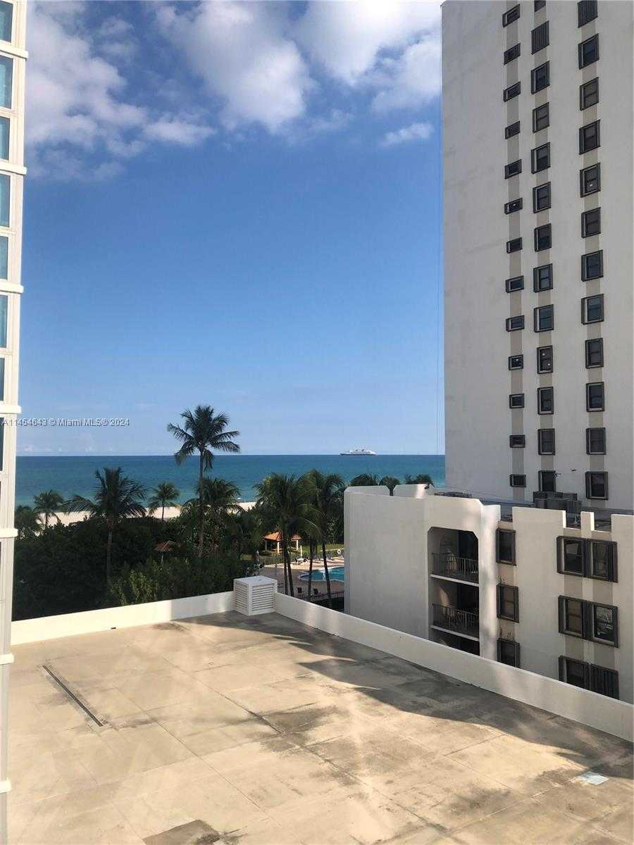 Small Image of 2655 COLLINS AVE #706, Miami Beach Number 7