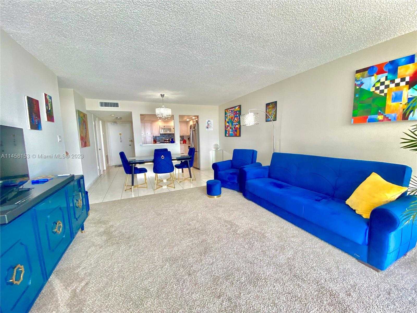 Small Image of 18081 #1003, Aventura Number 10