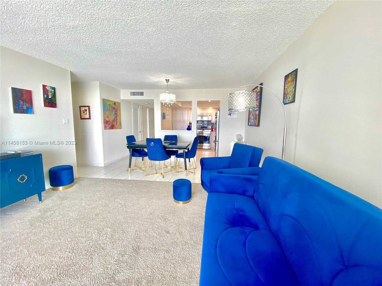 Small Image of 18081 #1003, Aventura Number 13