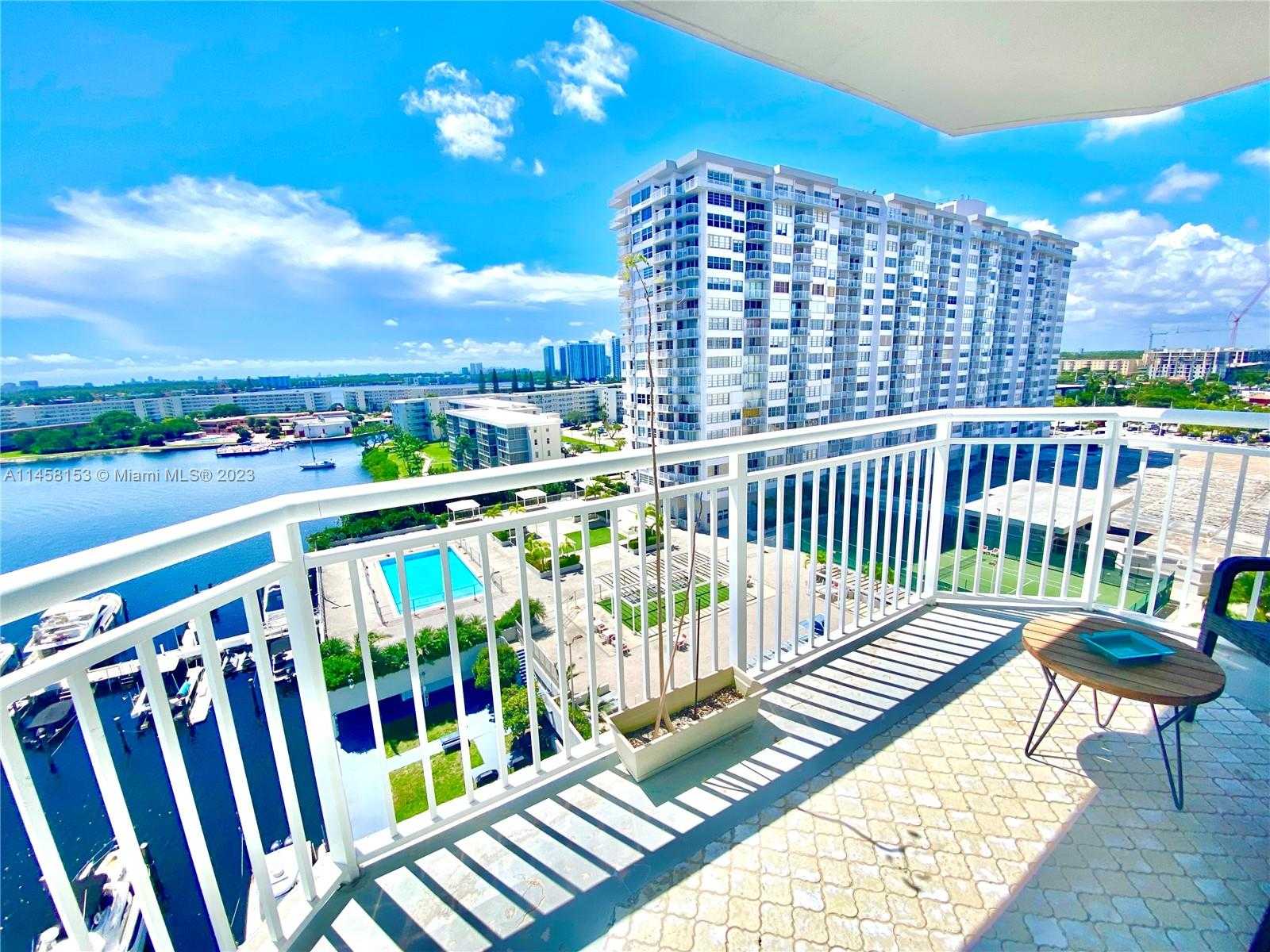 Small Image of 18081 #1003, Aventura Number 3