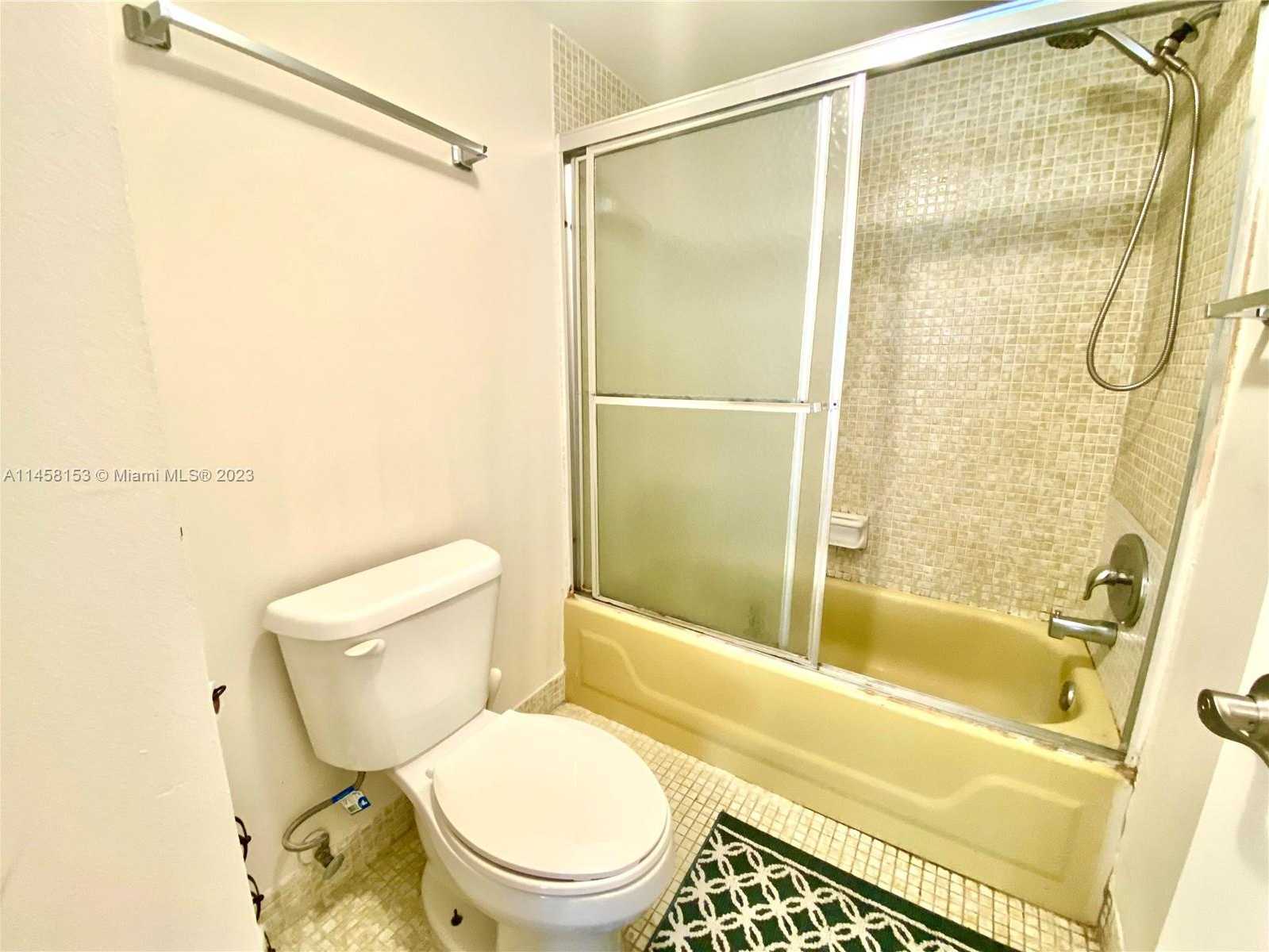 Small Image of 18081 #1003, Aventura Number 33
