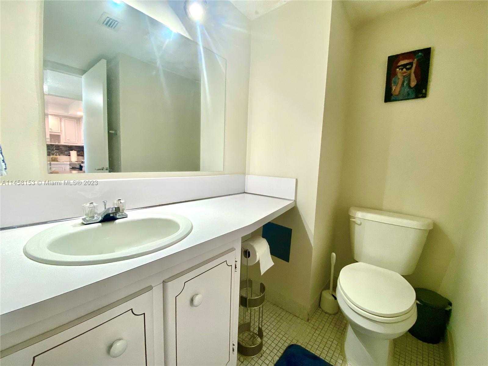 Small Image of 18081 #1003, Aventura Number 35